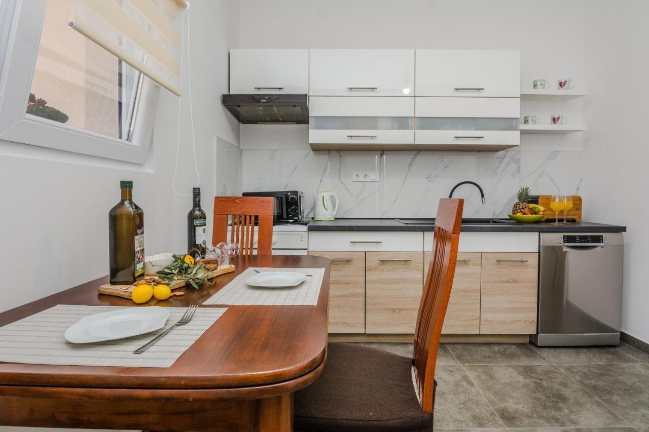 Lovely Apartment M&K In Peaceful Area - Zadar Eksteriør bilde