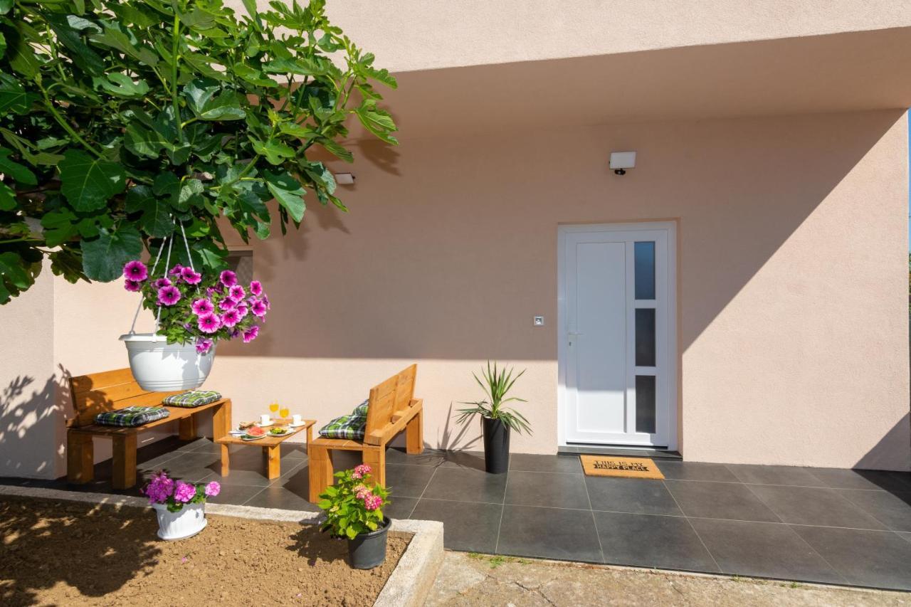 Lovely Apartment M&K In Peaceful Area - Zadar Eksteriør bilde