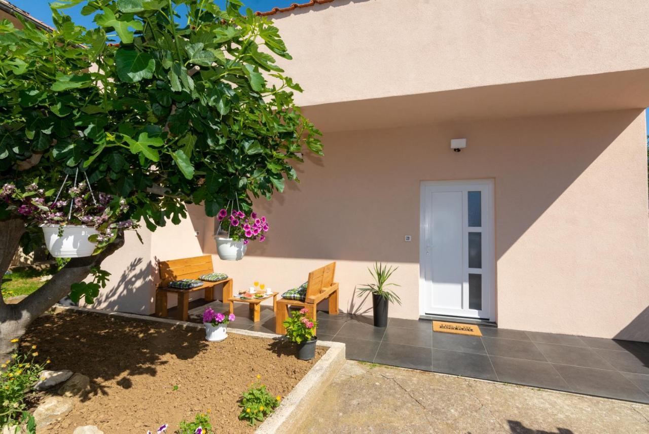 Lovely Apartment M&K In Peaceful Area - Zadar Eksteriør bilde