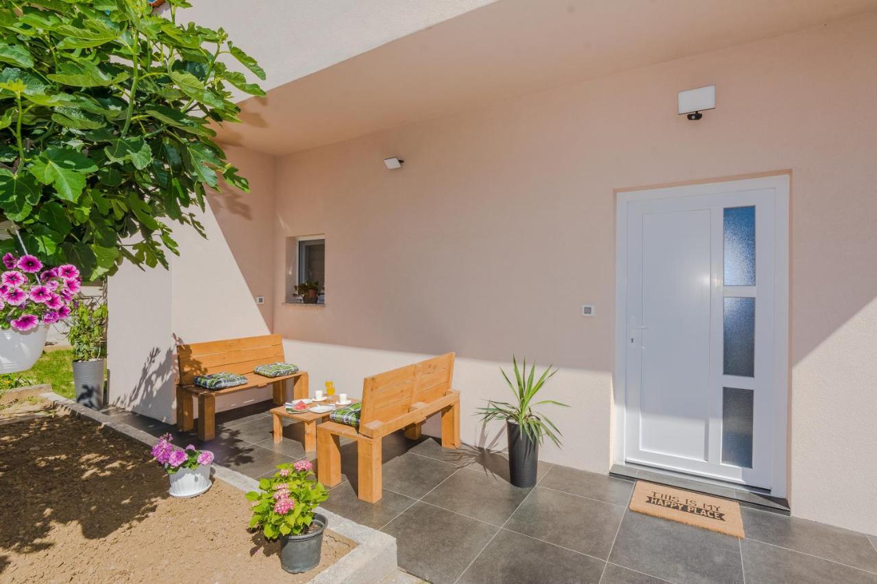 Lovely Apartment M&K In Peaceful Area - Zadar Eksteriør bilde